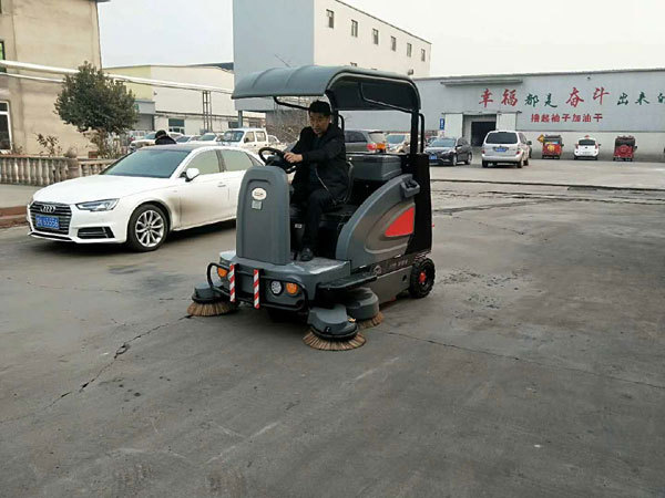 电动扫地机,驾驶式扫地车,电动清扫车,电动扫路车,工厂扫地机