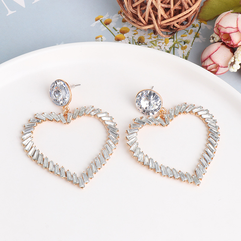 Fashion Heart Diamond Alloy Acrylic Earrings Ear Studs display picture 4