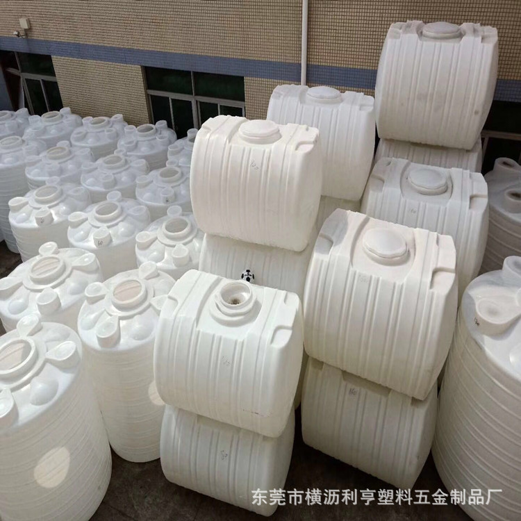 供应汕头 2吨卧室塑料水塔 加厚型食品级水箱 卧式滚塑水桶