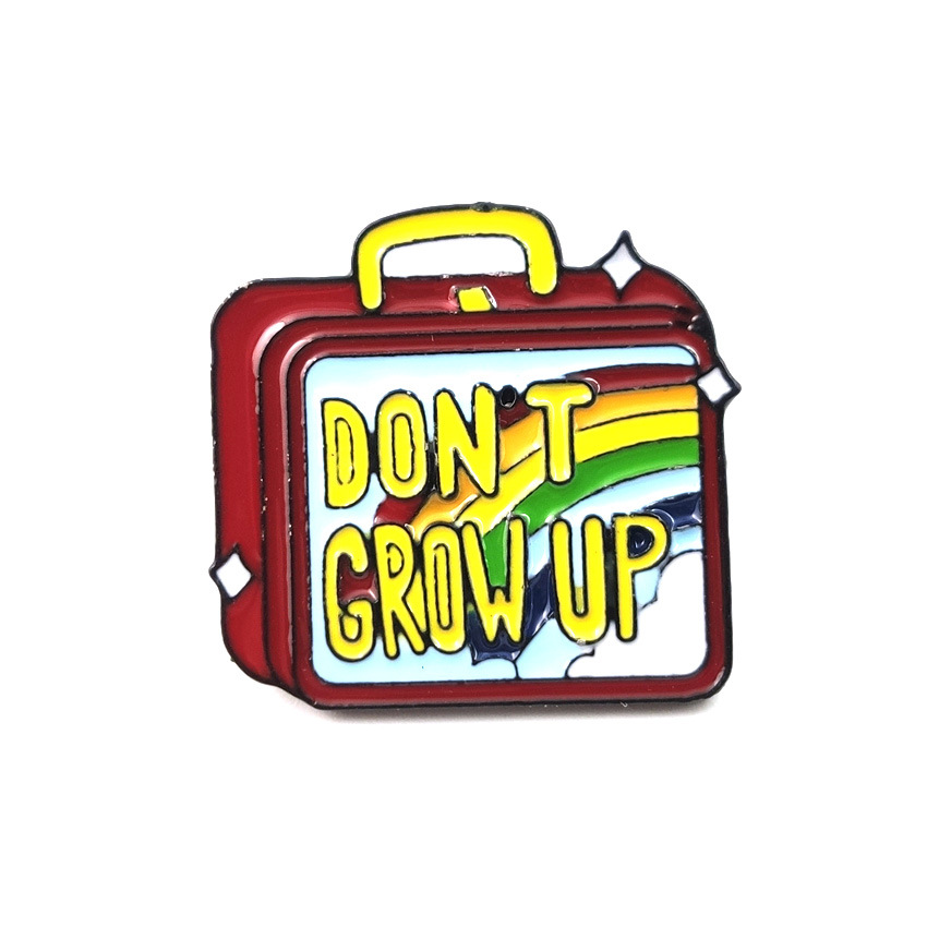 欧美跨境时尚新款 卡通“DON'T GROW UP”不要长大手提箱徽章胸针