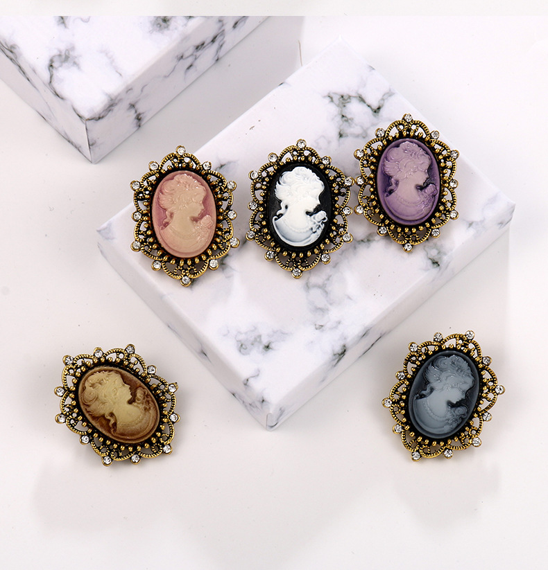 22g Weight Rhinestones Inlay Material Retro Pin Flower Alloy Rhinestones Women's Brooches