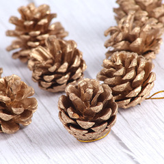 Christmas decoration gold Christmas pine cone dry flowers wholesale Christmas tree decoration hangers wreath DIY small accessories