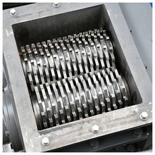 輪胎撕碎機生活垃圾撕碎機電線電纜撕碎機木材粉碎機鋁合金破碎機