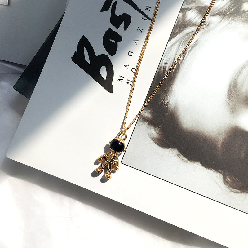 New Fashion Autumn Astronaut Necklace Sweater Chain For Women display picture 9