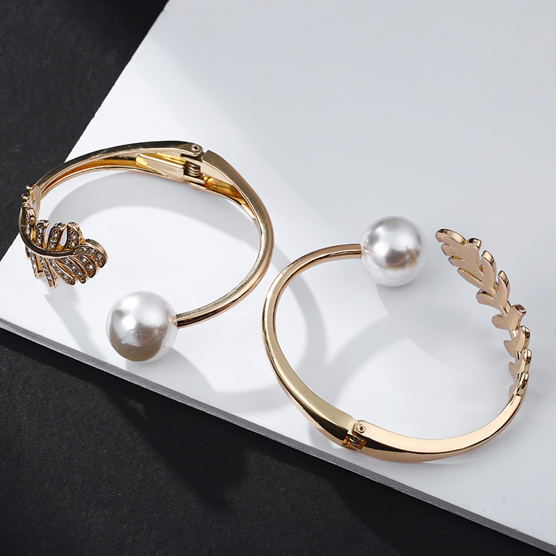 Mode Elegant Gold Leaf Pearl Armband display picture 9