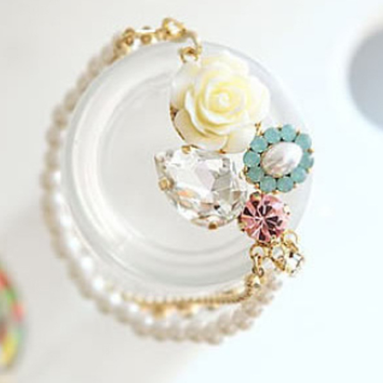 3568380211_2144496083