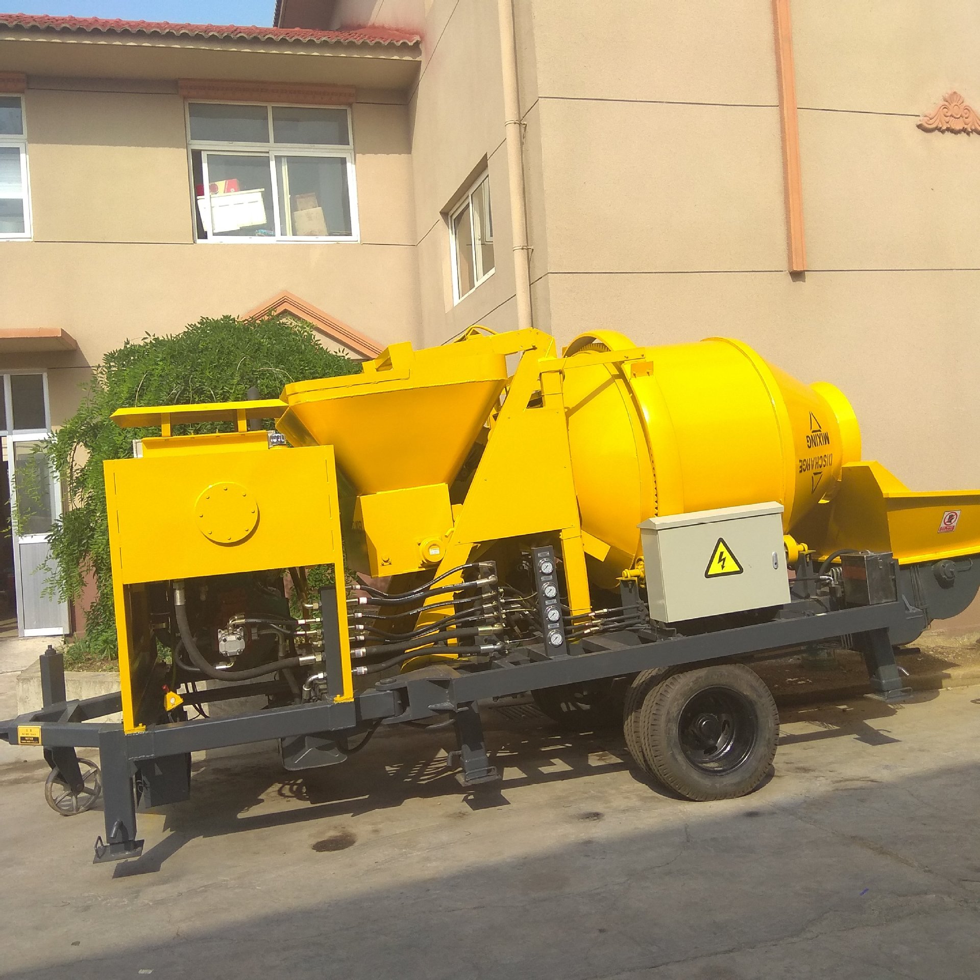 concrete mixer 搅拌拖泵 拖泵 地泵 用的柴油机搅拌输送泵 拖泵