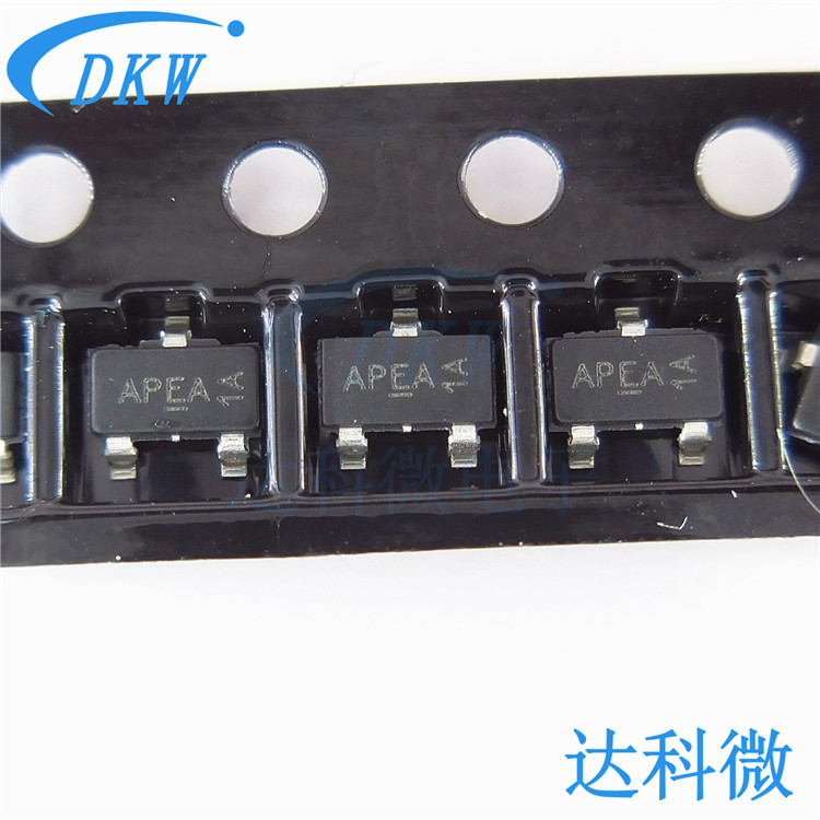 AO3421 丝印：APEA SOT-23贴片 AOS/美国 P沟道MOS场效应管 3421
