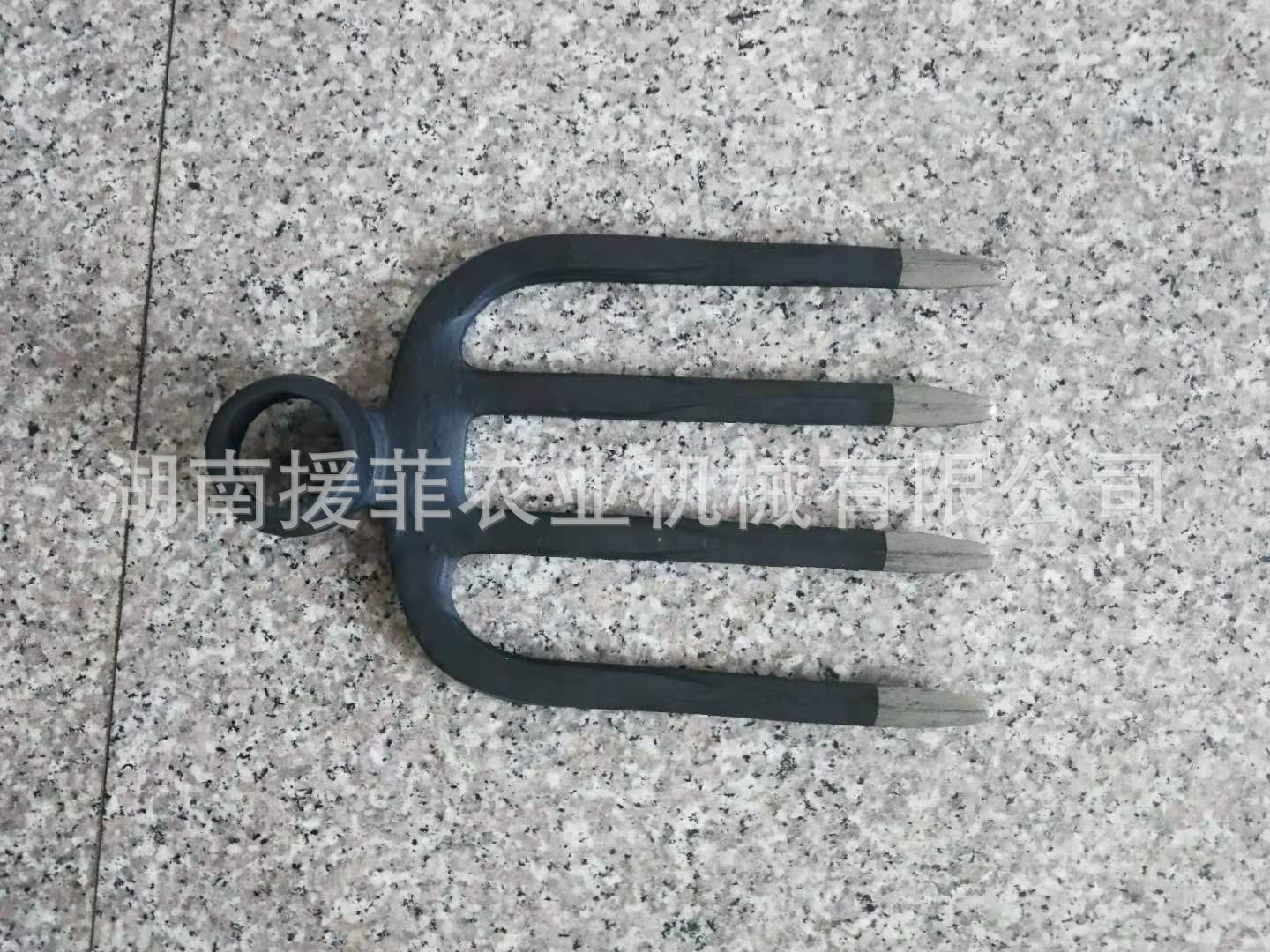 赞比亚津巴布韦连体铁锹，橘黄色铁耙16齿，铁叉，钢镐，锄头