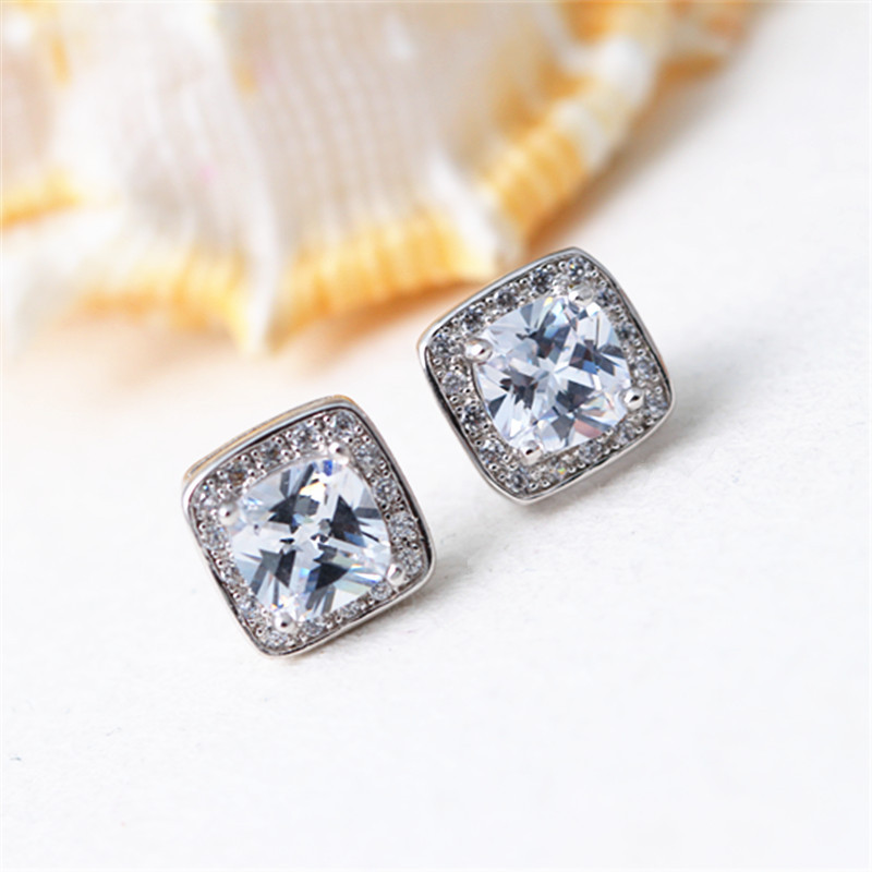 Fashionable classic sophisticated earrings