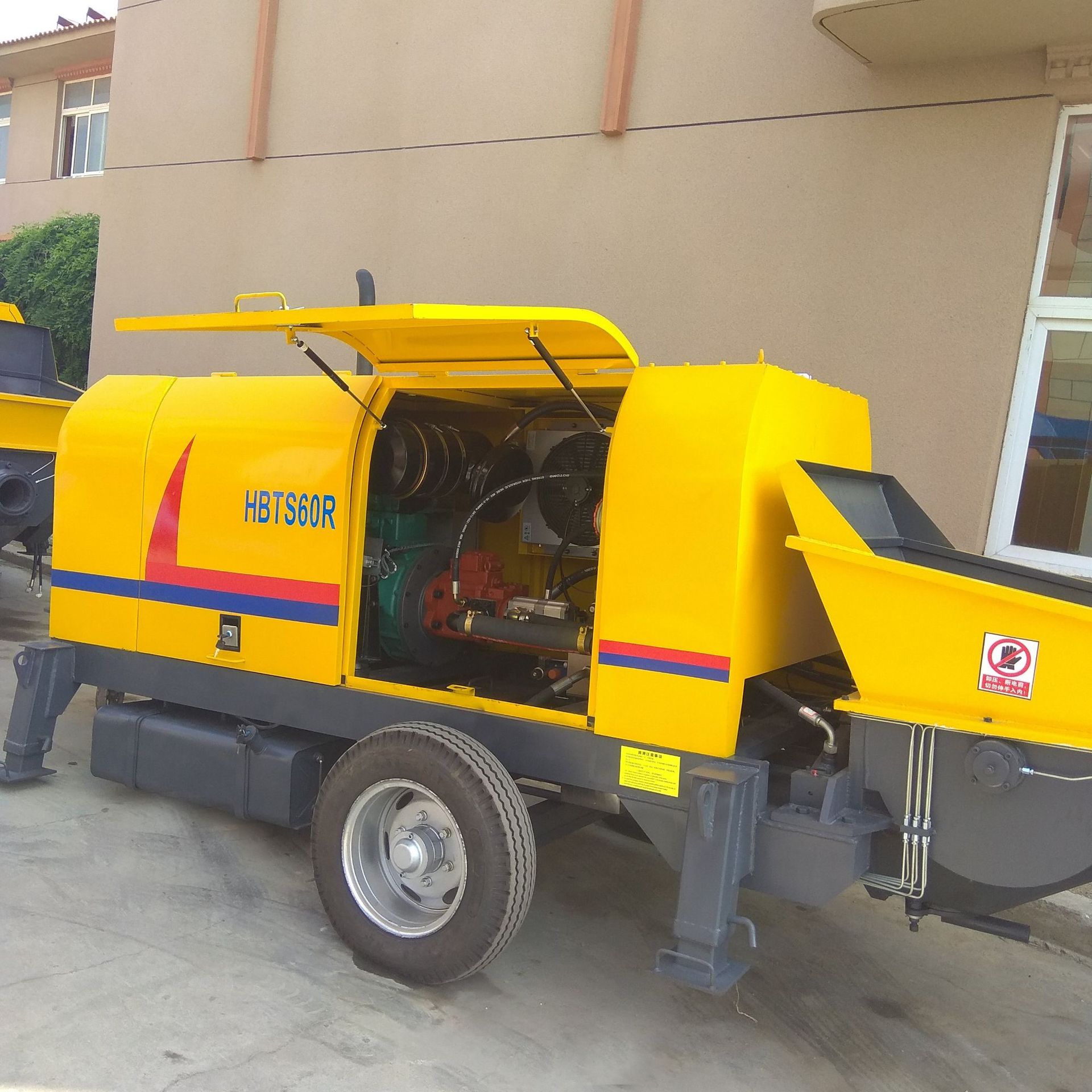 HBTS60混凝土输送泵 柴油机动力混凝土输送泵 柴油机拖泵搅拌机