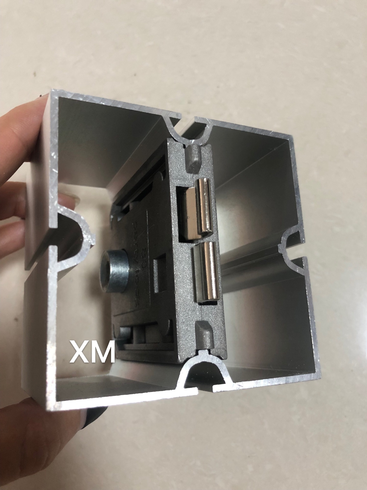 �׹�40�������� �������� չ���̯��װչ̨��Ͳ� 80��������