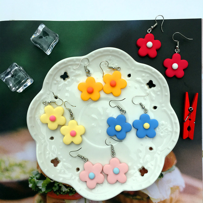 Simple Hit Color Small Flower Resin Earrings display picture 3