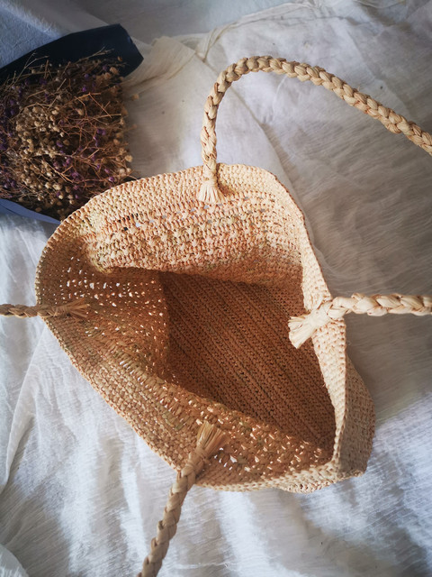 Hand-made Lafite straw woven bag Hollow straw woven bag Beach bag Portable cabbage basket straw woven bag