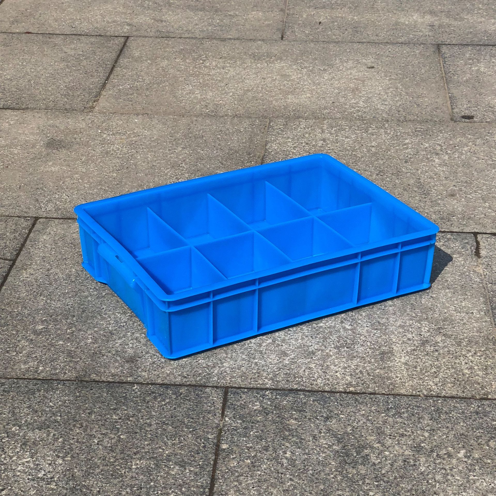 厂方直销  全新料8格周转塑料箱