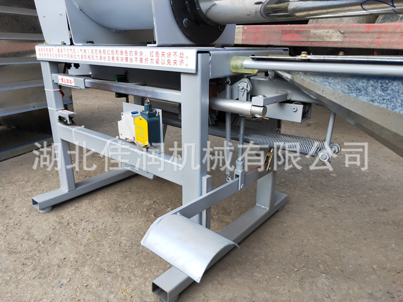 用菌装袋机平菇装包机电磁离合装袋机打中心孔香菇装袋机