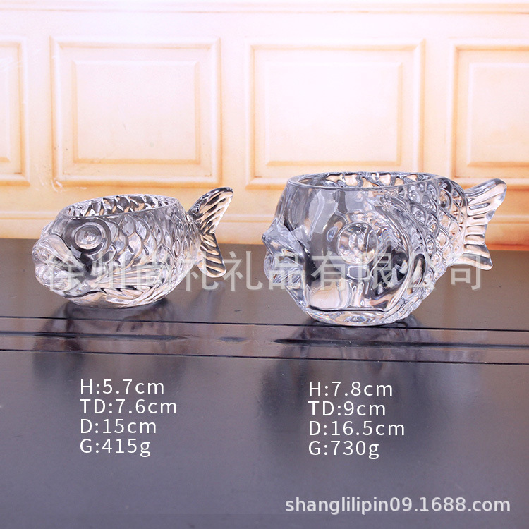 Manufacturers supply ready-made fish-shaped fish tanks