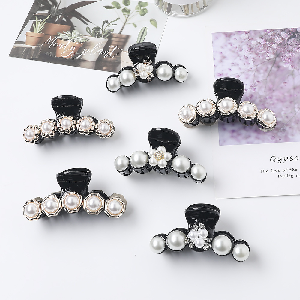 New Fashion Pearl Hair Clip Acrylic Diamond Clamp Flower Ponytail Hair Clip Wholesale display picture 1