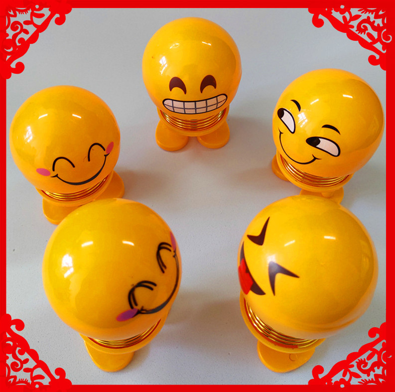 汽车摆件摇头公仔车载摇头公仔抖音同款弹簧摇头公仔汽车摆件