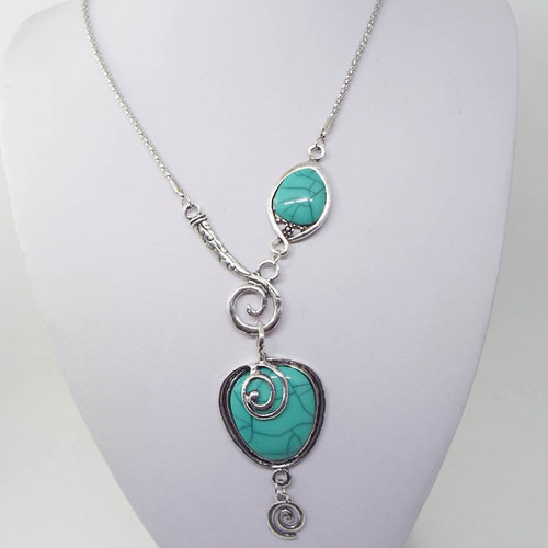 Ethnic style cracked turquoise necklace, bohemian style exaggerated necklace, retro snail peach heart necklace pendant