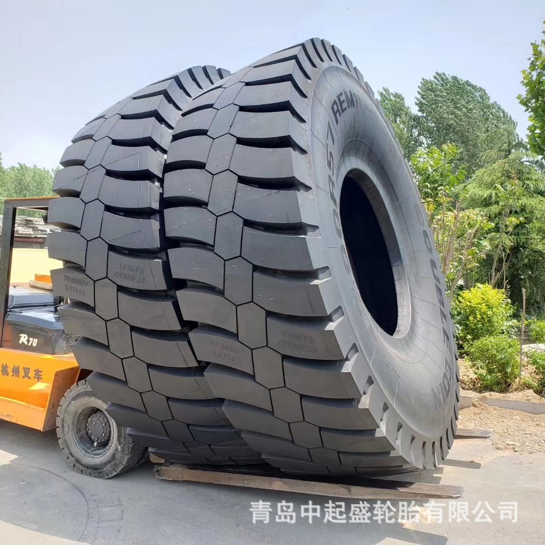 全新2100R35 2400R35 2700R49 2700R33 3600R51巨型矿山轮胎