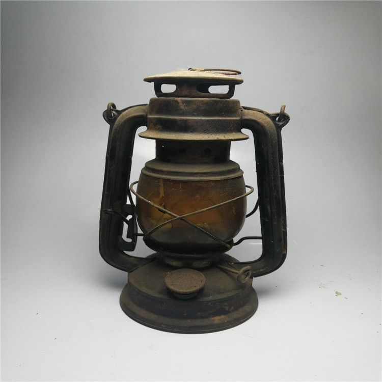 Factory wholesale antique crafts Vintage Vintage collection lamp (antique vintage lantern) ornaments Factory wholesale antique crafts Vintage Vintage collection lamp (antique vintage lantern) ornaments