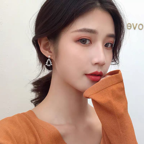 Korean version of the new S925 silver needle diamond Christmas tree earrings pearl earrings fashionable compact New Year gift women's earrings