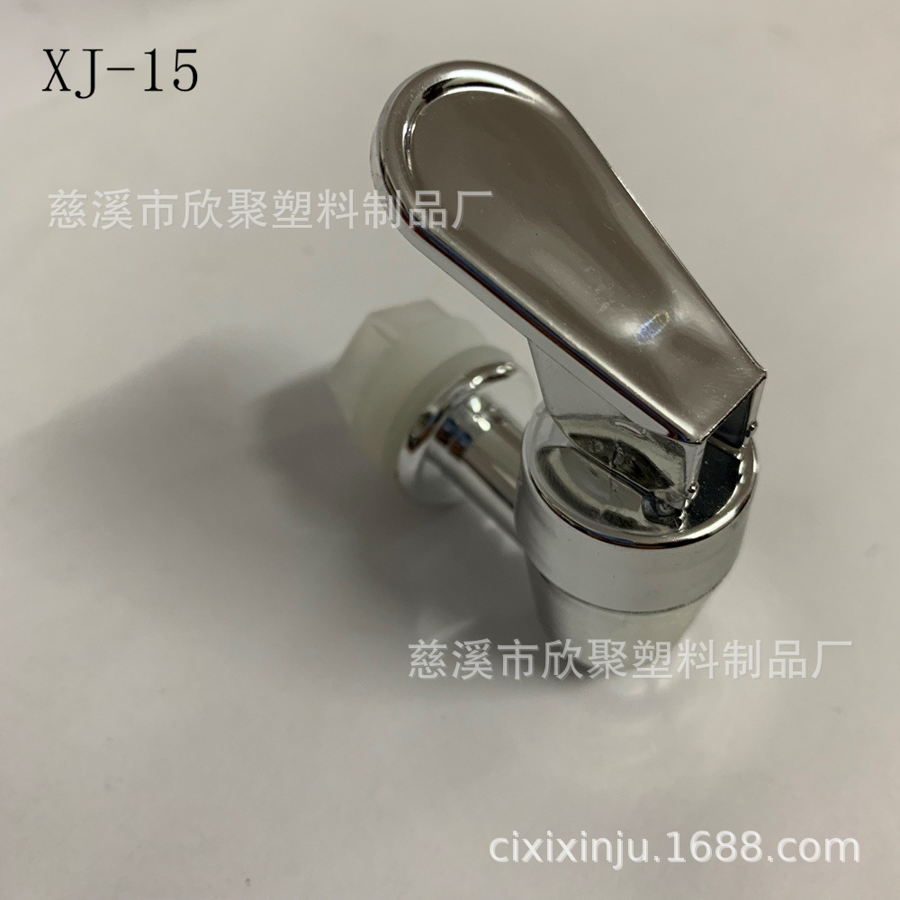 Wholesale plastic faucets, faucet accessories, glass wine bottles, wine barrels, wine jars, juice cans, beverage bottles XJ-15 Application Scenario