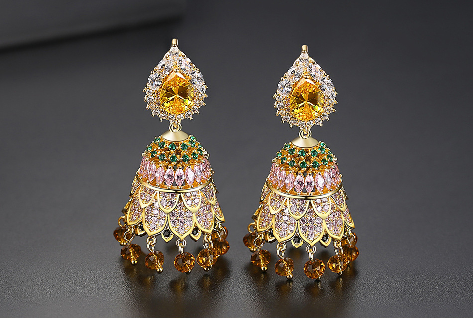 Jinse Mengyuan Boucles D'oreilles Europe Et En Amérique Croix Vintage Frontière Populaire Vent Carillons Femmes Cuivre Boucles D'oreilles Cloutés Avec Zircon Stud Boucles D'oreilles Cadeau display picture 1