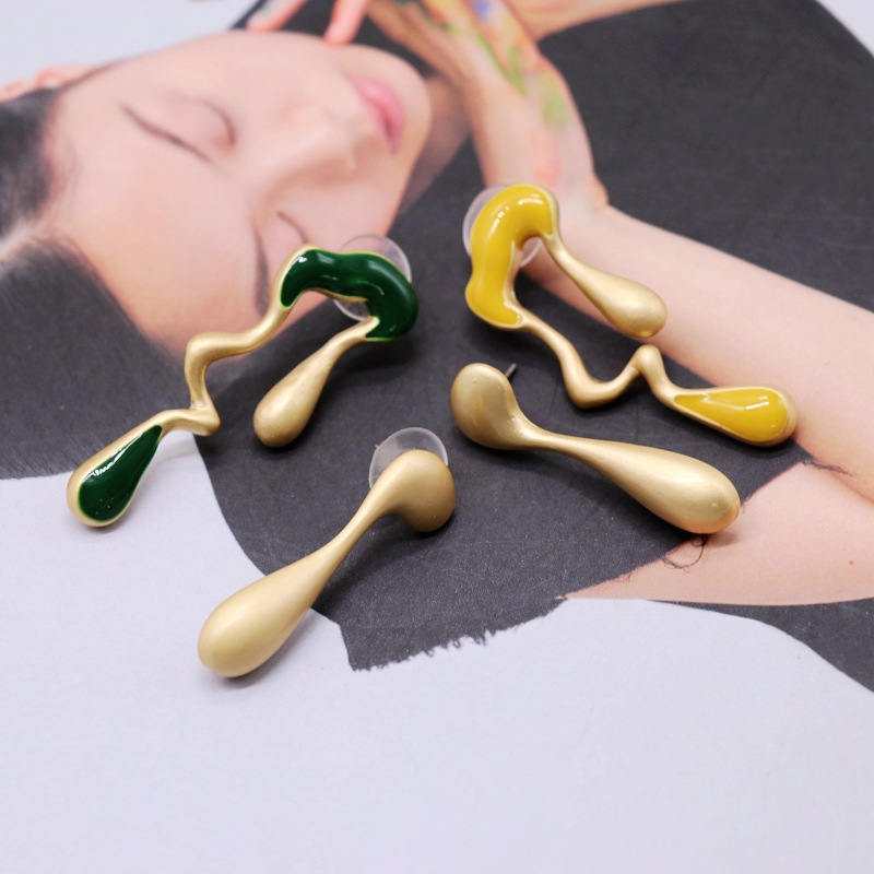 Stud Earrings Green Yellow Drip Oil Irregular Earrings Left And Right Asymmetric Earrings display picture 3