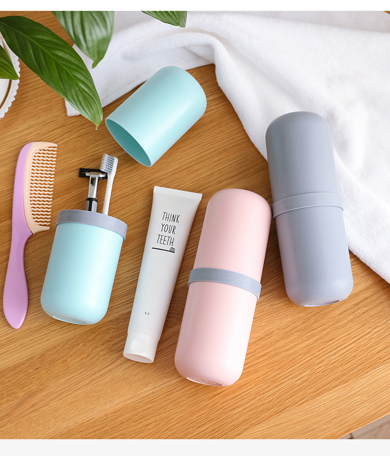 Creative plastic mouthwash with glass