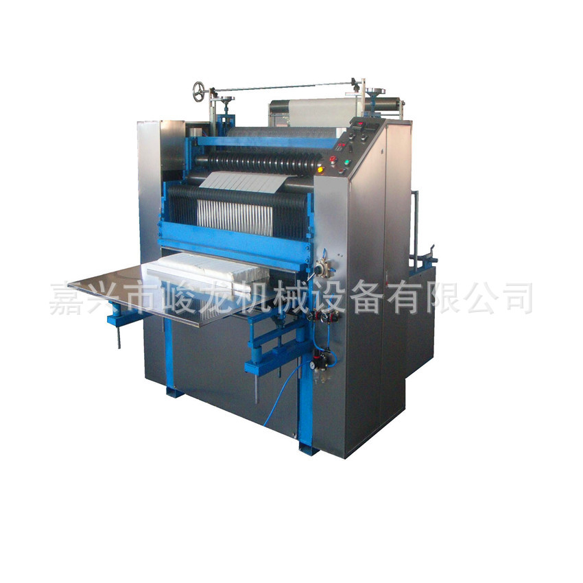 全自动多规格方片卸妆棉片机，无纺布卸妆棉压花裁切机器