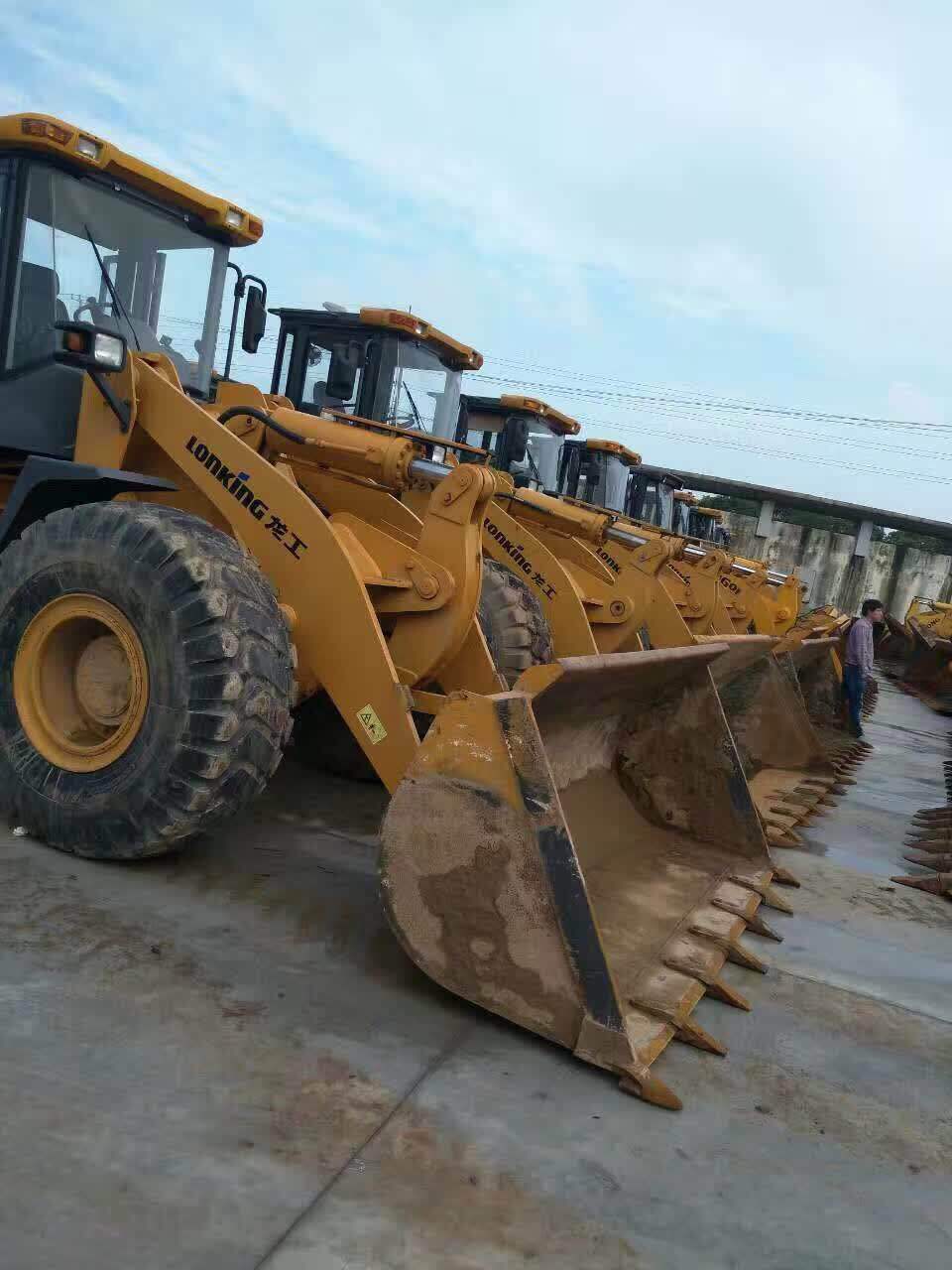 中国装载机：龙工30、柳工50、临工955、徐工50E装载机、