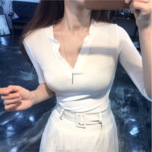 2022春夏新款韩版弹力修身显瘦性感微透短袖打底衫五分袖V领T恤女