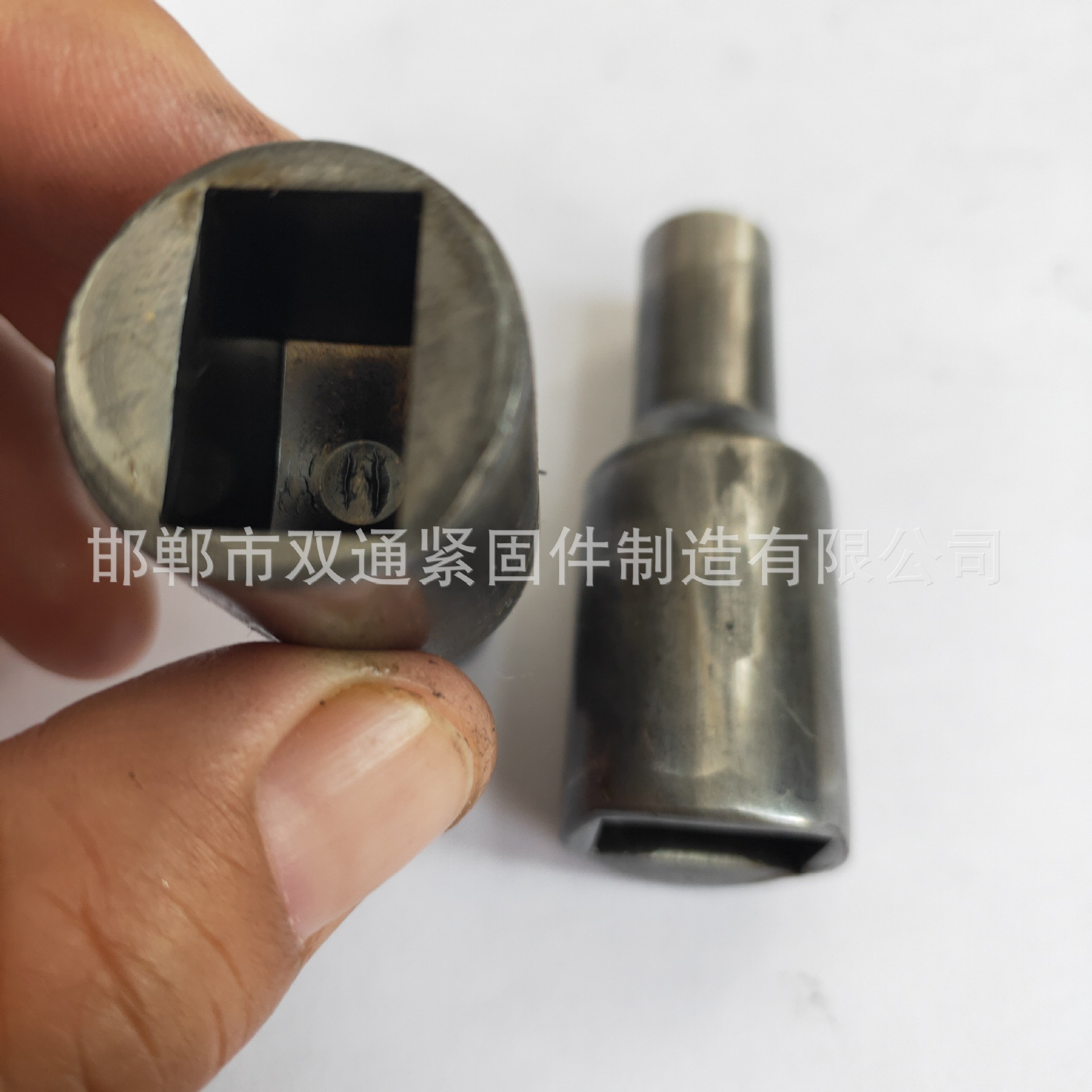 定制各种金属非标件 高精密非标紧固件异型冷镦件 双通质量杠杠的