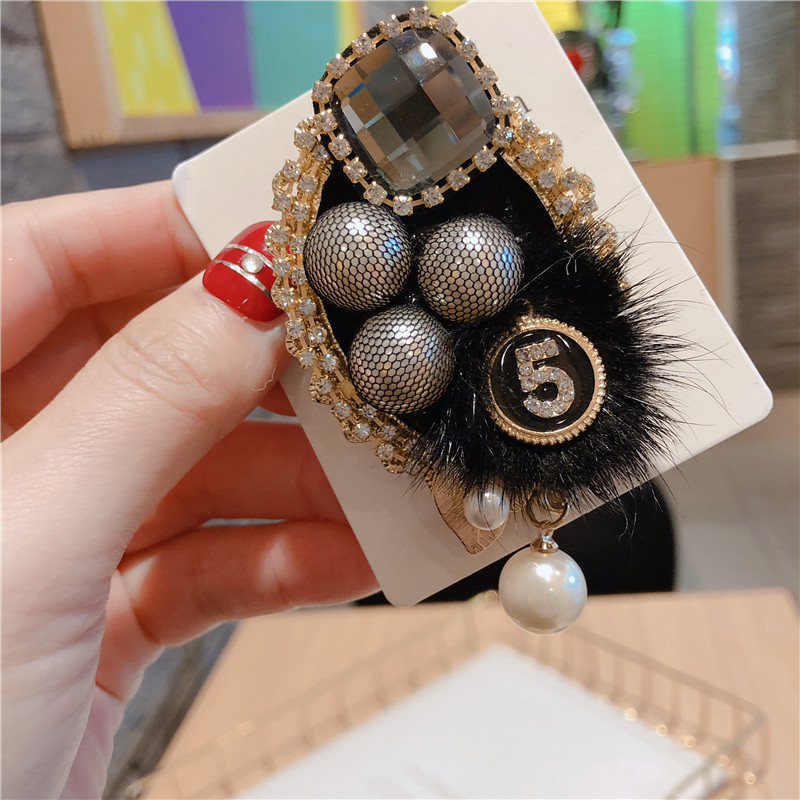 Retro Portrait Oval Alloy Inlay Artificial Gemstones Women's Brooches display picture 2