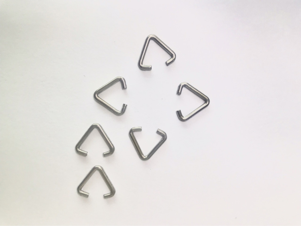 






专业厂家批发弹簧扣仔方扣弹簧内衣扣