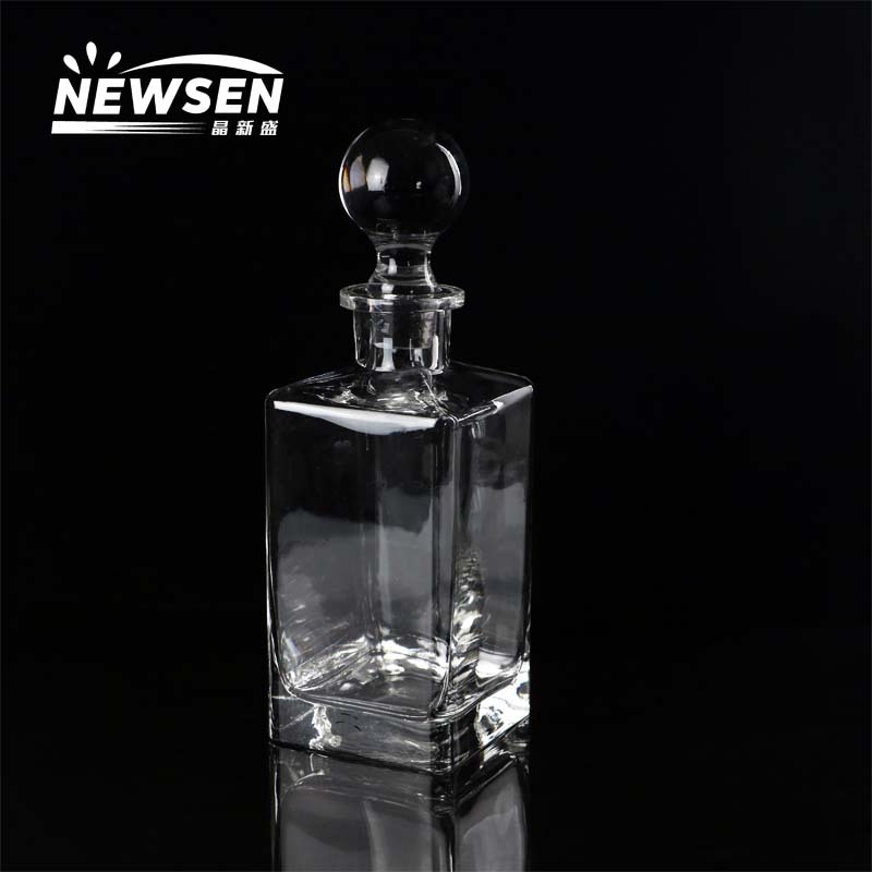 Manufactor wholesale Thick Retro Whisky The wine bottle High-end Glass Jiuzun Daily square The wine bottle 750ml