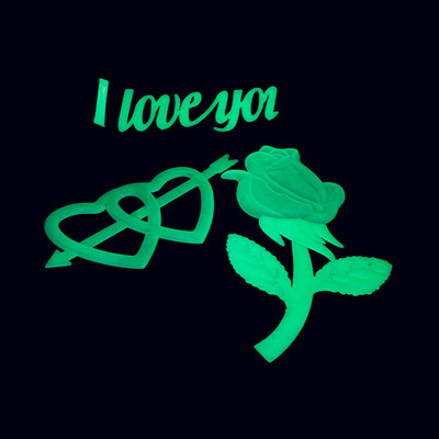 夜光玫瑰花牆貼跨境貨源發光壹箭穿心情人貼片熒光學生房愛情牆飾