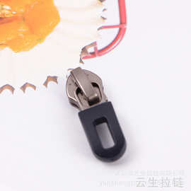 厂家批发拉链头 PVC万能软胶拉头 箱包服装辅料黑色金属拉链头