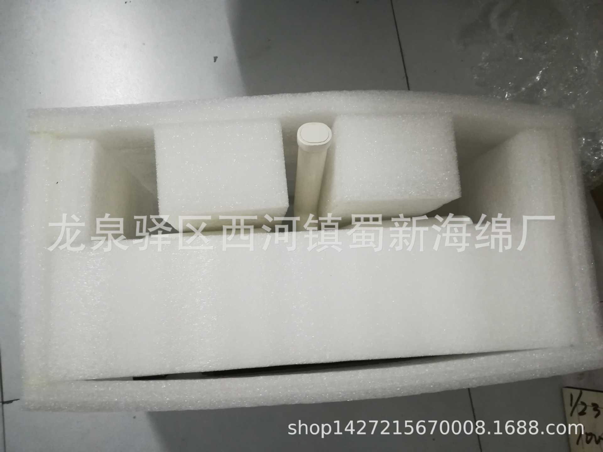 厂家直销珍珠棉表绒布酒瓶包装海绵泡沫/珍珠棉表绒布酒瓶防震