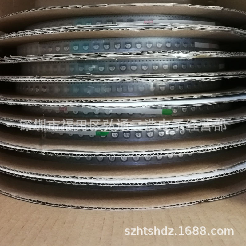 25v680uf 贴片铝电解电容器 10X10.5 680UF25V  