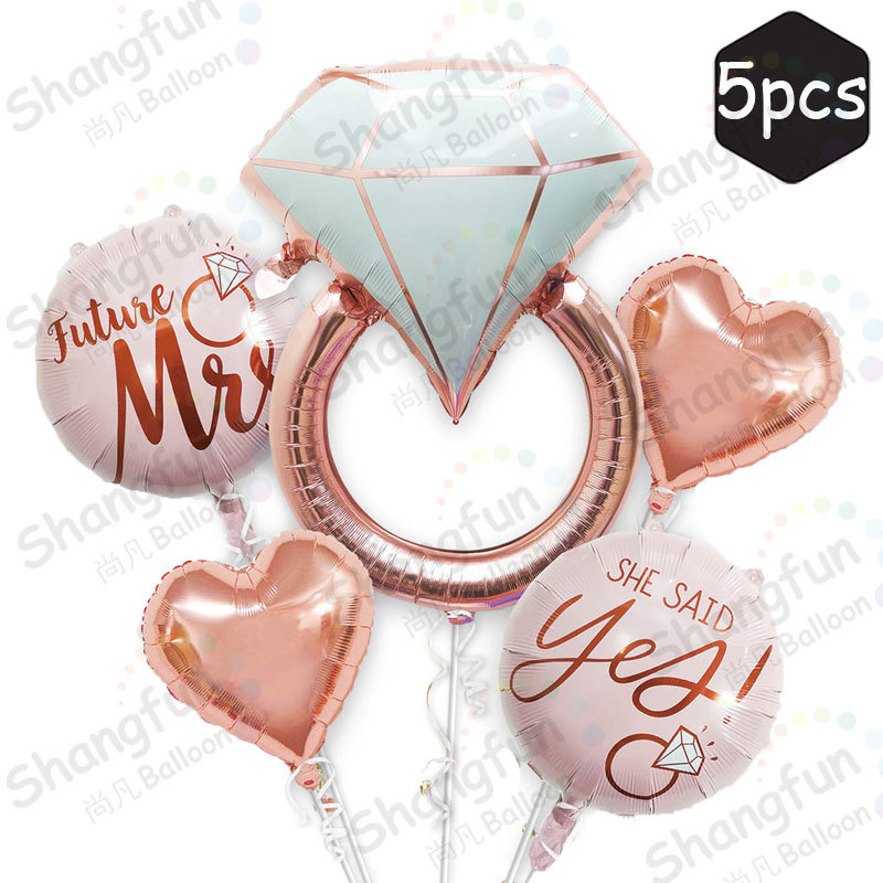 玫瑰金钻戒套装1