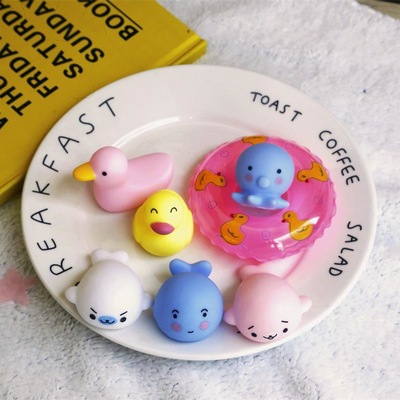 热销宝宝洗澡戏水玩具儿童游泳玩水小鸭子捏捏叫可爱小动物捏捏乐|ms