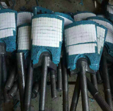 厂家制砖机颗粒搅拌刀 陶瓷搅拌刀 各种耐磨焊条 砖机配件