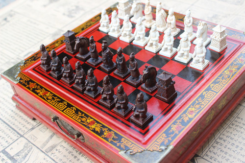 Antique chess trumpet Xi'an Terracotta Warriors chess pieces wooden desktop chessboard three-dimensional chess pieces Christmas gift