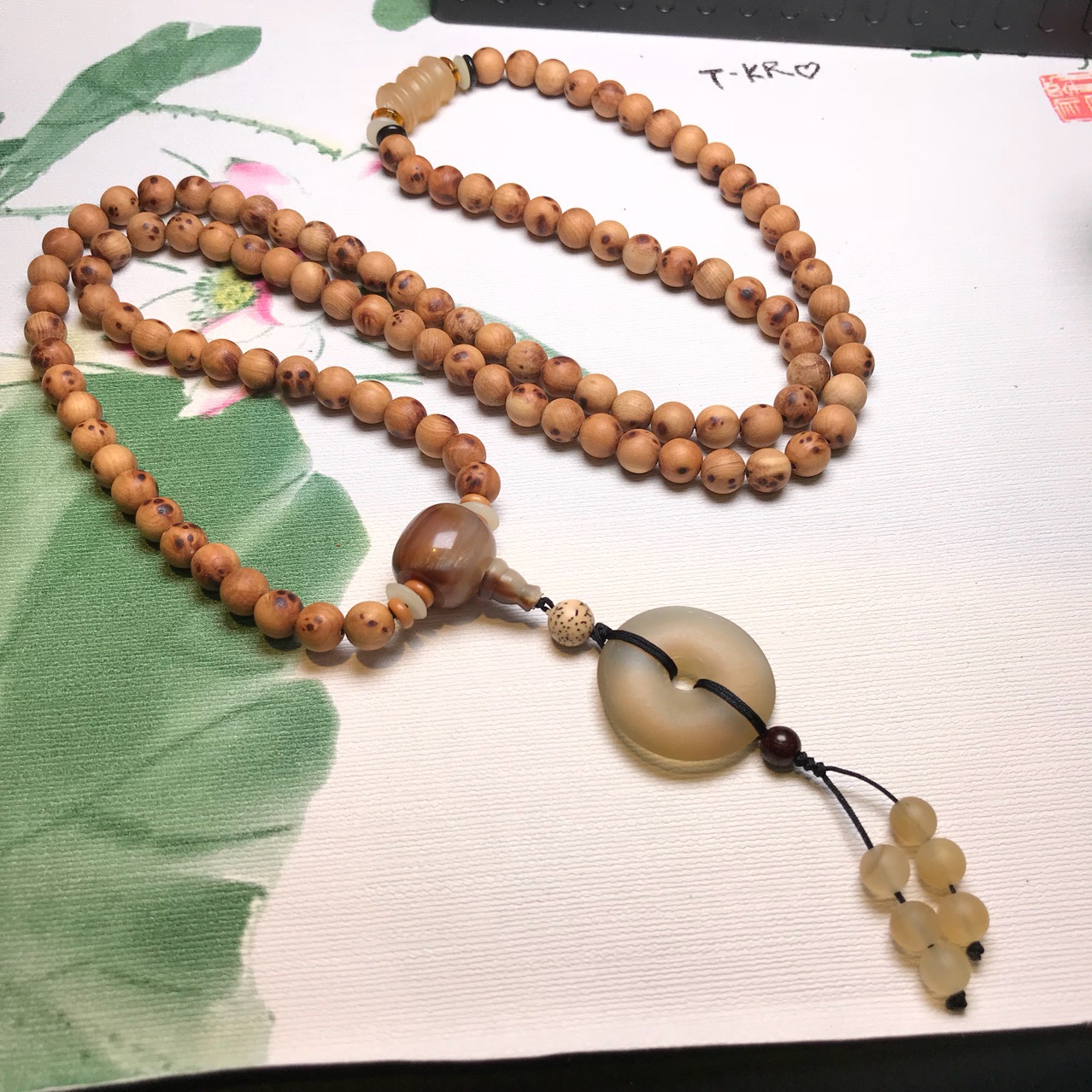 天然崖柏8mm108颗佛珠长链搭配羊角竹节顶珠、牛角三通羊角平安扣