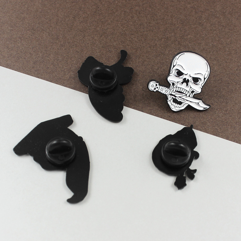 Unisex Gender Enamel Design Exaggerated Pin Skull Alloy Enamel Unisex Brooches