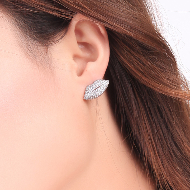 Wild Earrings S925 Silver Pin Sexy Lips Studded Earrings Fashion display picture 7