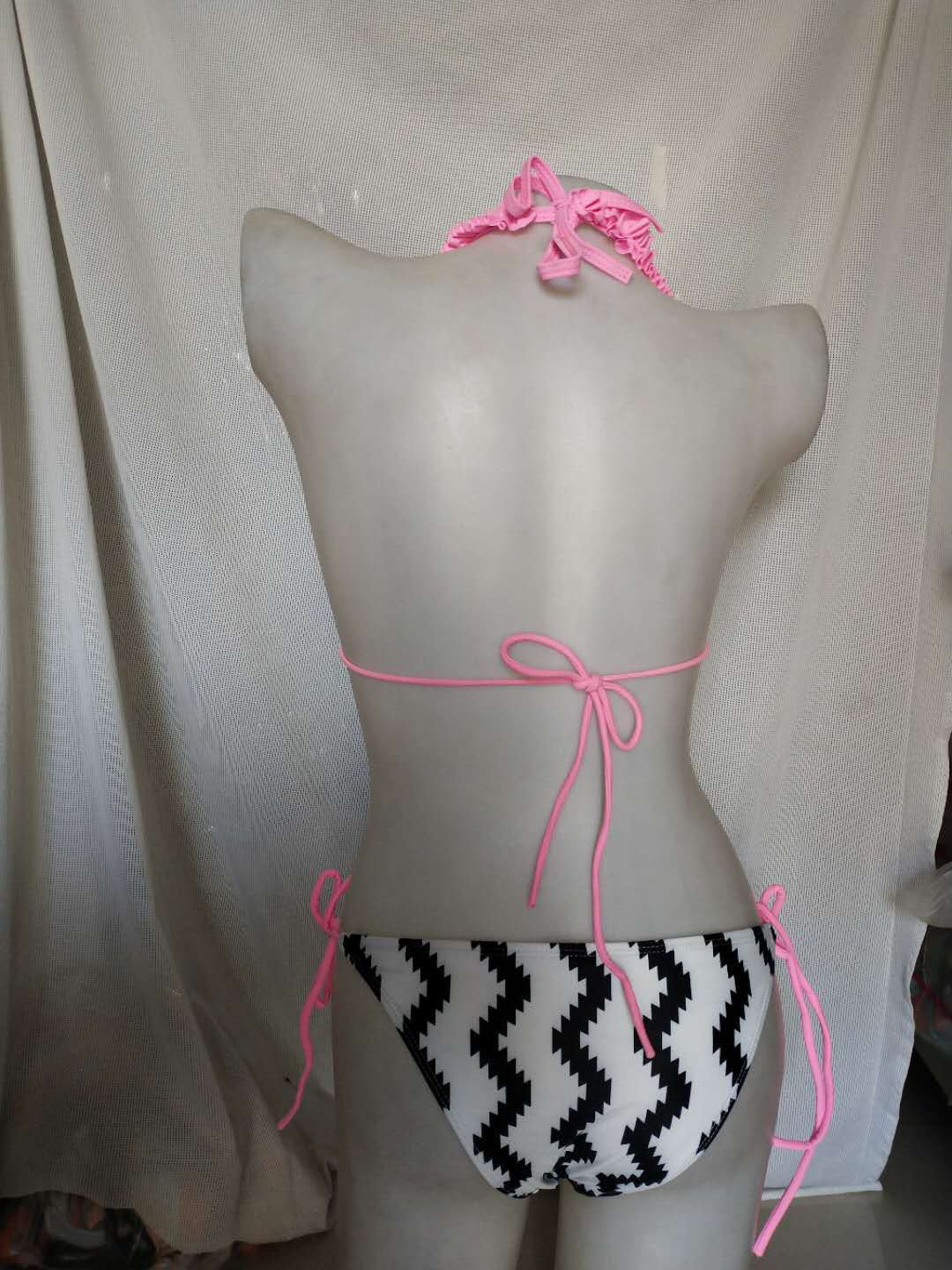 Wave Lace Hanging Neck Swimsuit